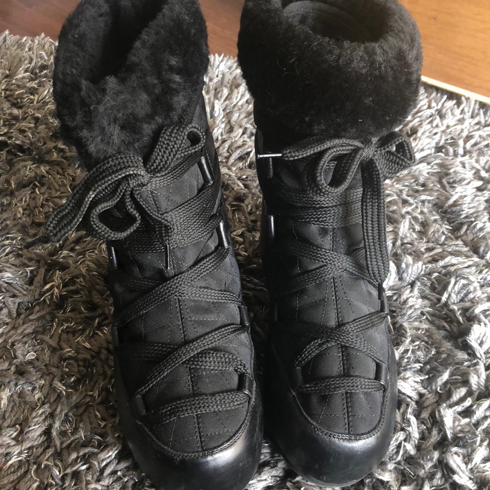 Authentic Chanel Moon Boots - Picture 3 of 6